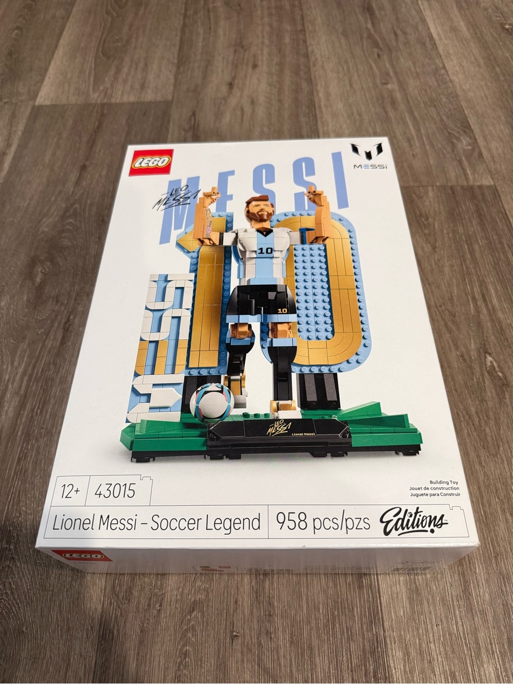 LEGO Editions Lionel Messi Soccer Legend 43015 Building Set 958 Pieces
